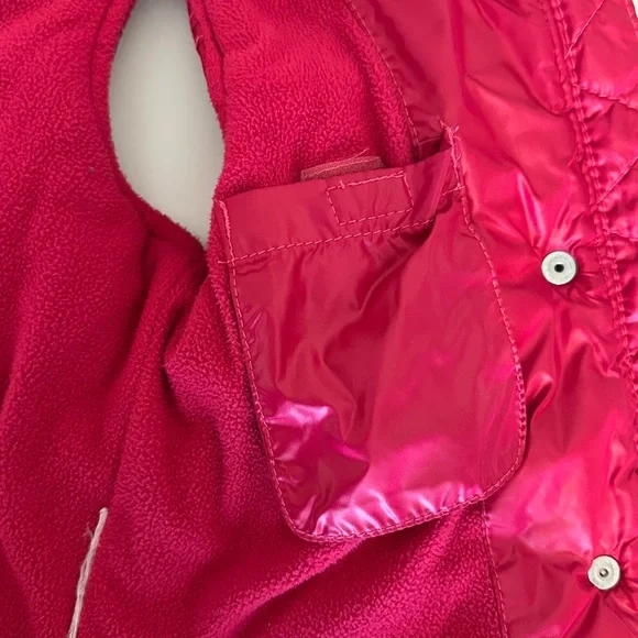 GAP Girls Pink Puffer Vest. Size 4 - 5 - Picture 6 of 6